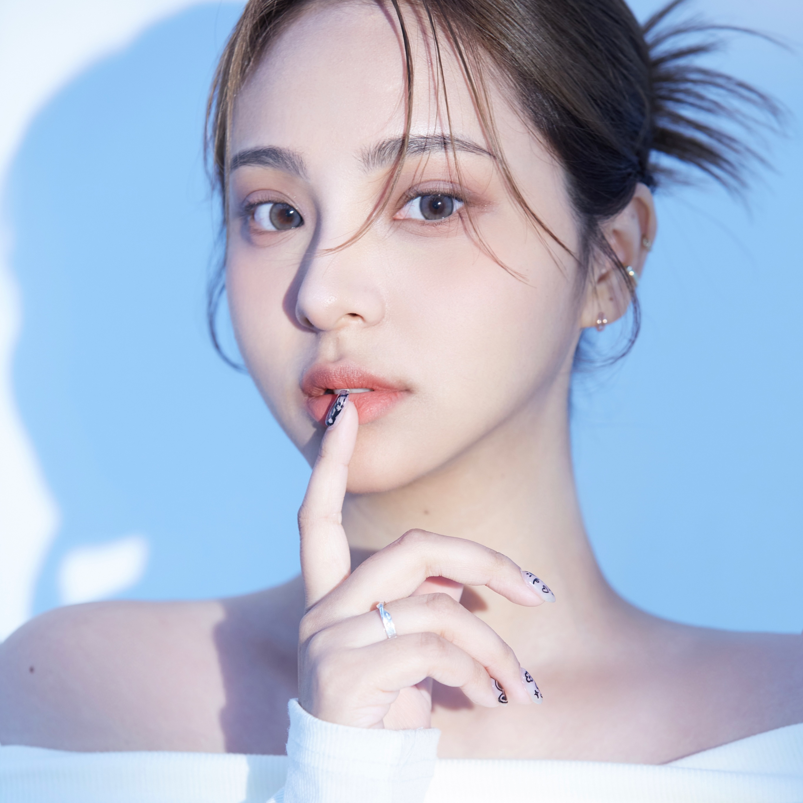 보먀